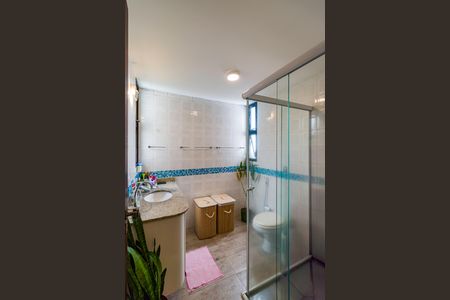 Apartamento à venda com 145m², 4 quartos e 2 vagas Apartamento à venda com 145m², 4 quartos e 2 vagasBanheiro Suíte