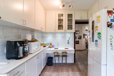 Apartamento à venda com 145m², 4 quartos e 2 vagas Apartamento à venda com 145m², 4 quartos e 2 vagasCozinha