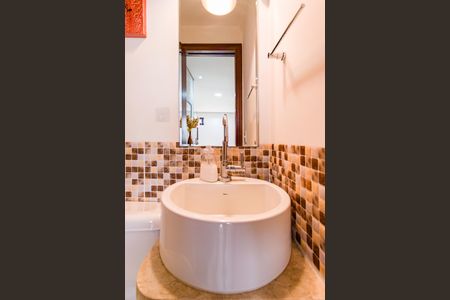 Apartamento à venda com 145m², 4 quartos e 2 vagas Apartamento à venda com 145m², 4 quartos e 2 vagasLavabo