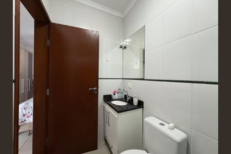Casa à venda com 130m², 3 quartos e 2 vagas Casa à venda com 130m², 3 quartos e 2 vagasBanheiro da Suíte