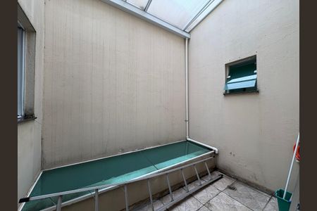 Casa à venda com 130m², 3 quartos e 2 vagas Casa à venda com 130m², 3 quartos e 2 vagasÁrea privativa