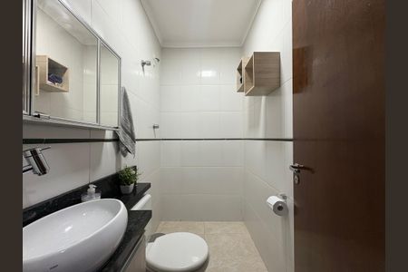 Casa à venda com 130m², 3 quartos e 2 vagas Casa à venda com 130m², 3 quartos e 2 vagasLavabo