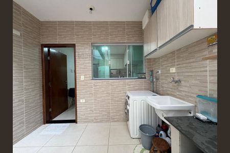 Casa à venda com 130m², 3 quartos e 2 vagas Casa à venda com 130m², 3 quartos e 2 vagasLavanderia