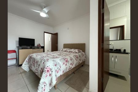 Casa à venda com 130m², 3 quartos e 2 vagas Casa à venda com 130m², 3 quartos e 2 vagasSuite