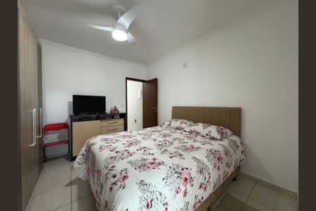 Casa à venda com 130m², 3 quartos e 2 vagas Casa à venda com 130m², 3 quartos e 2 vagasSuite