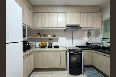 Casa à venda com 130m², 3 quartos e 2 vagas Casa à venda com 130m², 3 quartos e 2 vagasCozinha