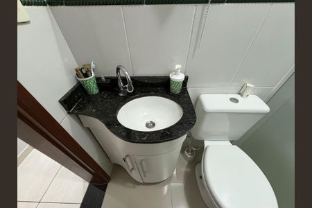 Casa à venda com 130m², 3 quartos e 2 vagas Casa à venda com 130m², 3 quartos e 2 vagasBanheiro 2