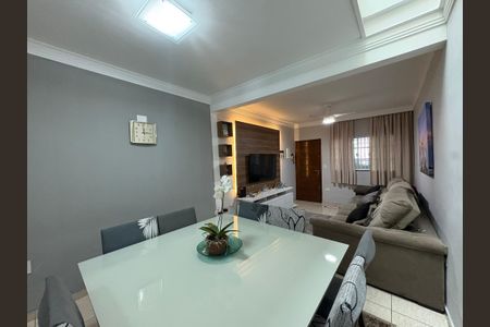 Casa à venda com 130m², 3 quartos e 2 vagas Casa à venda com 130m², 3 quartos e 2 vagasSala