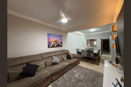 Casa à venda com 130m², 3 quartos e 2 vagas Casa à venda com 130m², 3 quartos e 2 vagasSala