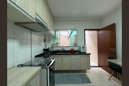 Casa à venda com 130m², 3 quartos e 2 vagas Casa à venda com 130m², 3 quartos e 2 vagasCozinha