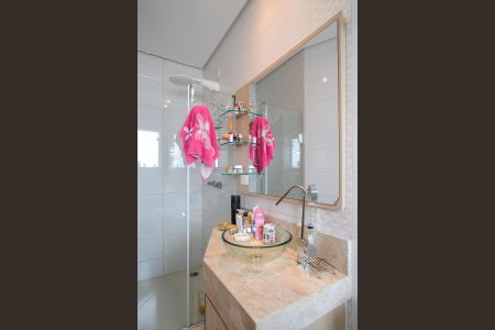 Casa à venda com 249m², 3 quartos e 3 vagasBanheiro da Suíte 1