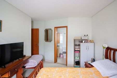 Casa à venda com 249m², 3 quartos e 3 vagasSuíte 1