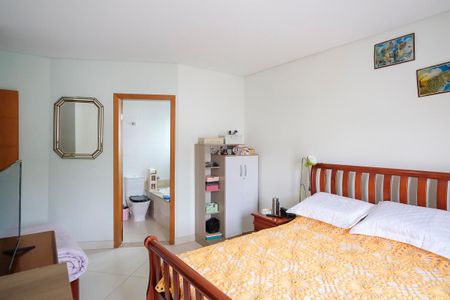 Casa à venda com 249m², 3 quartos e 3 vagasSuíte 1