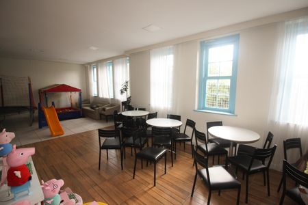 Apartamento à venda com 69m², 3 quartos e 1 vaga Apartamento à venda com 69m², 3 quartos e 1 vagaÁrea comum - Salão de festas kids