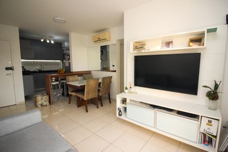 Apartamento à venda com 69m², 3 quartos e 1 vaga Apartamento à venda com 69m², 3 quartos e 1 vagaSala