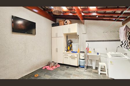 Casa à venda com 185m², 3 quartos e 2 vagas Casa à venda com 185m², 3 quartos e 2 vagasÁrea de serviço