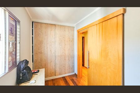 Casa à venda com 185m², 3 quartos e 2 vagas Casa à venda com 185m², 3 quartos e 2 vagasQuarto 1