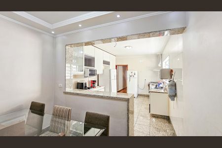 Casa à venda com 185m², 3 quartos e 2 vagas Casa à venda com 185m², 3 quartos e 2 vagasCozinha