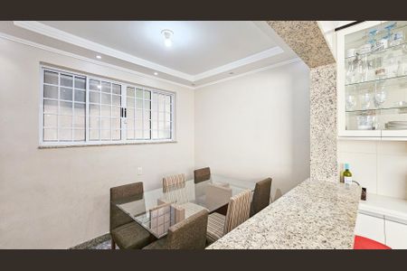 Casa à venda com 185m², 3 quartos e 2 vagas Casa à venda com 185m², 3 quartos e 2 vagasCozinha