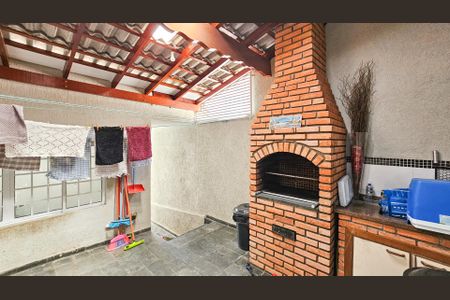 Casa à venda com 185m², 3 quartos e 2 vagas Casa à venda com 185m², 3 quartos e 2 vagasChurasqueira