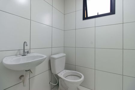 Banheiro de kitnet/studio para alugar com 1 quarto, 26m² em Liberdade, São Paulo
