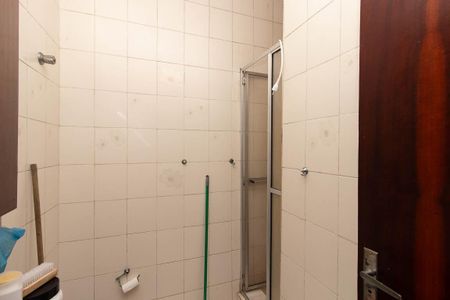 Casa à venda com 200m², 3 quartos e 2 vagas Casa à venda com 200m², 3 quartos e 2 vagasBanheiro de Serviço