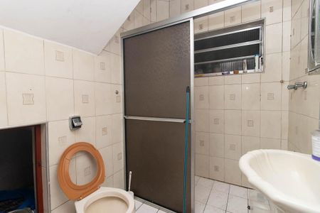 Casa à venda com 200m², 3 quartos e 2 vagas Casa à venda com 200m², 3 quartos e 2 vagasBanheiro 1
