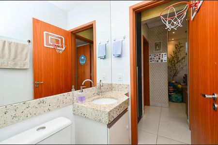 Apartamento à venda com 57m², 2 quartos e 2 vagas Apartamento à venda com 57m², 2 quartos e 2 vagasBanheiro Social