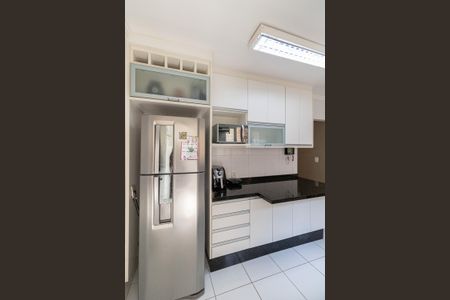 Casa à venda com 90m², 3 quartos e 2 vagas Casa à venda com 90m², 3 quartos e 2 vagasCozinha