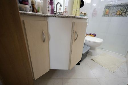 Apartamento à venda com 85m², 3 quartos e 2 vagas Apartamento à venda com 85m², 3 quartos e 2 vagasBanheiro Suíte
