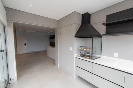 Apartamento à venda com 84m², 2 quartos e 2 vagas Apartamento à venda com 84m², 2 quartos e 2 vagasVaranda