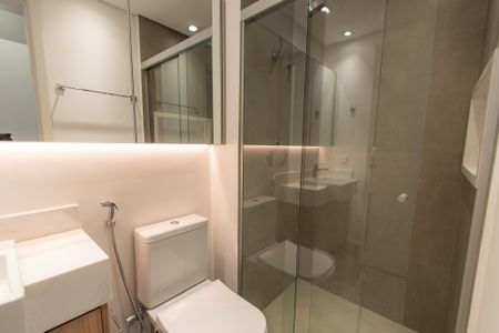 Apartamento à venda com 84m², 2 quartos e 2 vagas Apartamento à venda com 84m², 2 quartos e 2 vagasBanheiro da suíte 2