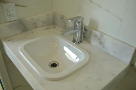 Apartamento à venda com 69m², 2 quartos e 2 vagasBanheiro da Suíte