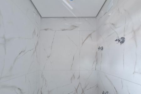 Apartamento à venda com 69m², 2 quartos e 2 vagasBanheiro da Suíte