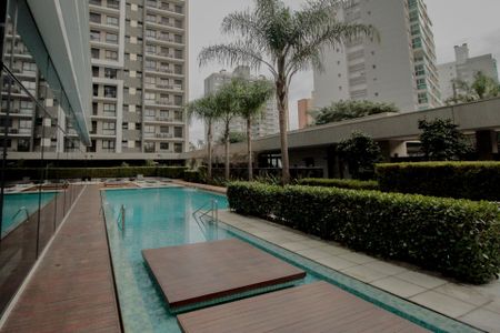 Apartamento à venda com 128m², 2 quartos e 2 vagas Apartamento à venda com 128m², 2 quartos e 2 vagasÁrea comum - Piscina