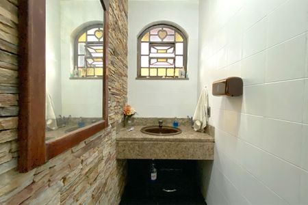 Casa à venda com 495m², 4 quartos e 3 vagasLavabo