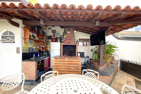 Casa à venda com 495m², 4 quartos e 3 vagasChurrasqueira