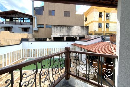 Casa à venda com 495m², 4 quartos e 3 vagasVaranda