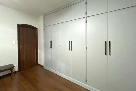 Casa à venda com 495m², 4 quartos e 3 vagasQuarto 3