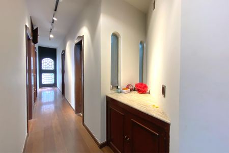 Casa à venda com 495m², 4 quartos e 3 vagasCorredor