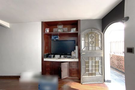 Casa à venda com 495m², 4 quartos e 3 vagasSala de TV