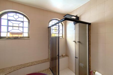 Casa à venda com 495m², 4 quartos e 3 vagasBanheiro da Suíte 2