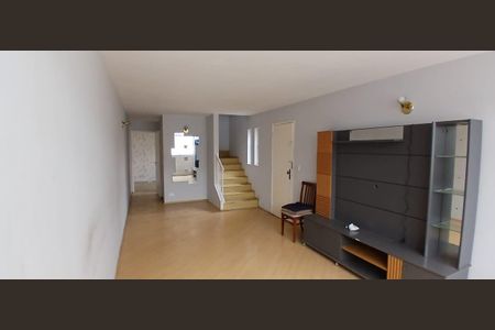 Casa à venda com 3 quartos, 138m² em Vila Romano, São Paulo