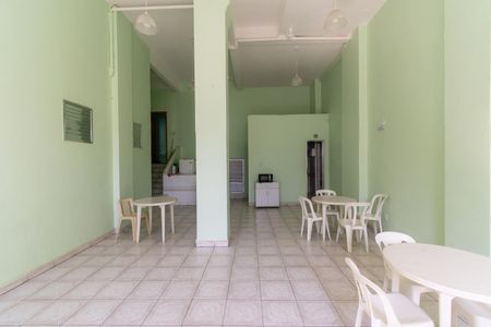 Apartamento para alugar com 77m², 2 quartos e sem vagaÁrea comum - Salão de festas