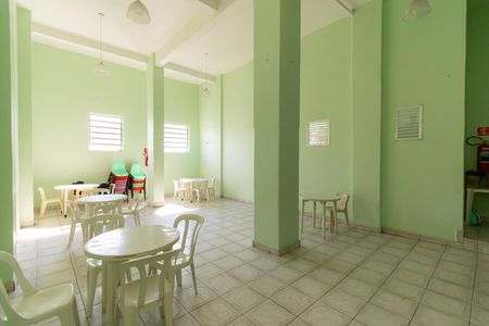 Apartamento para alugar com 77m², 2 quartos e sem vagaÁrea comum - Salão de festas