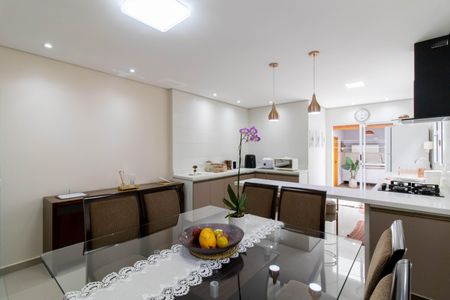 Casa à venda com 160m², 3 quartos e 2 vagas Casa à venda com 160m², 3 quartos e 2 vagasCopa