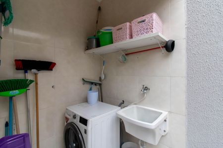 Casa à venda com 160m², 3 quartos e 2 vagas Casa à venda com 160m², 3 quartos e 2 vagasArea de Serviço