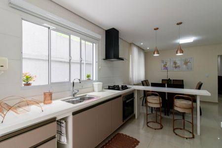 Casa à venda com 160m², 3 quartos e 2 vagas Casa à venda com 160m², 3 quartos e 2 vagasCozinha