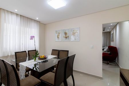 Casa à venda com 160m², 3 quartos e 2 vagas Casa à venda com 160m², 3 quartos e 2 vagasCopa