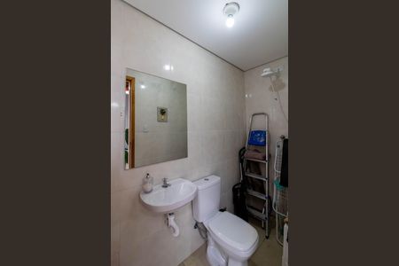 Casa à venda com 160m², 3 quartos e 2 vagas Casa à venda com 160m², 3 quartos e 2 vagasBanheiro de Serviço